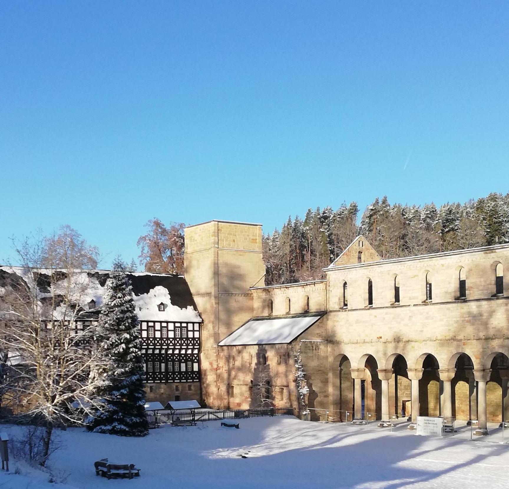 Fewo An Der Klosterruine Paulinzella Mit Kostenfreien Parkplatz Und Wlan Exterior photo